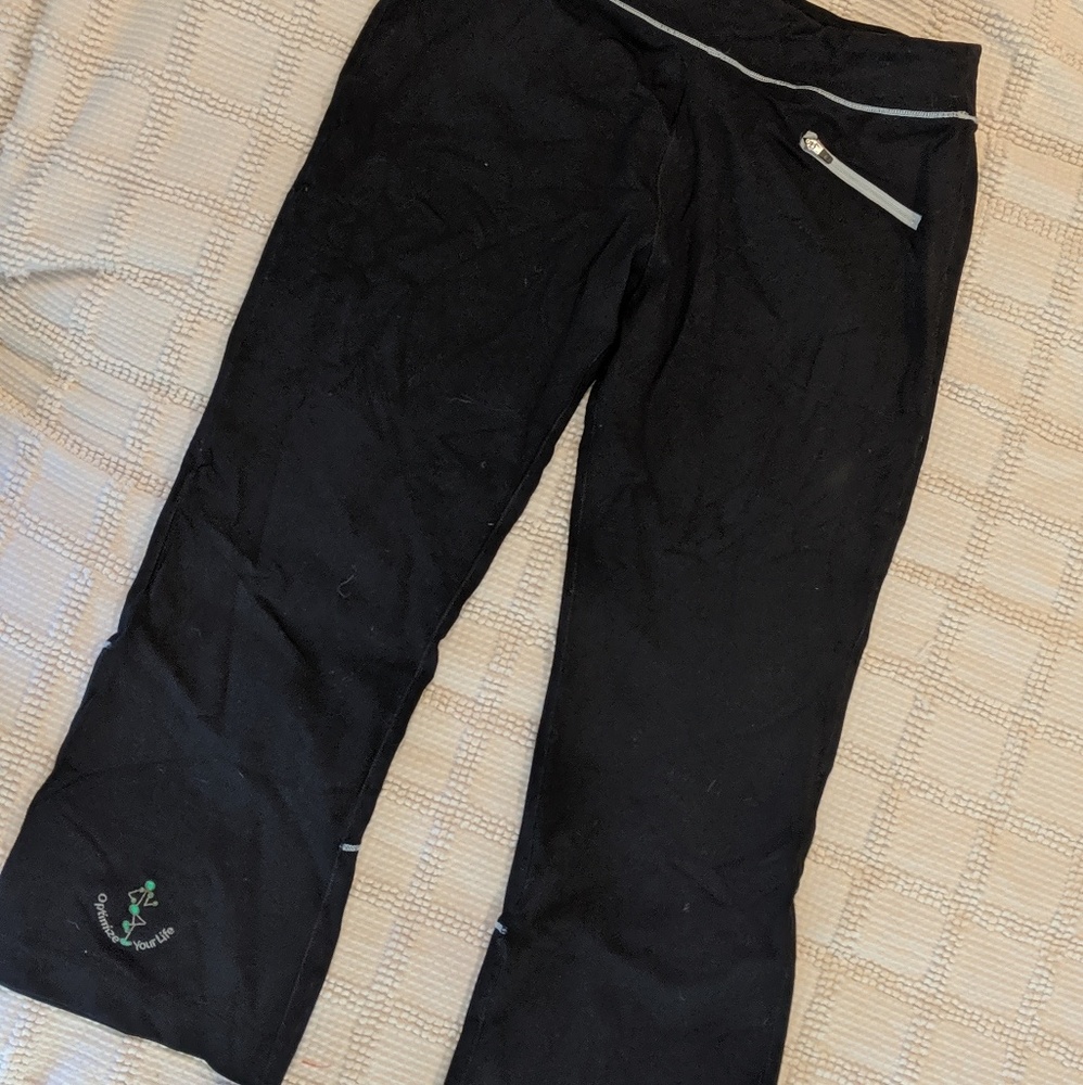 Never Worn ✨ Alo Yoga Bell Capris